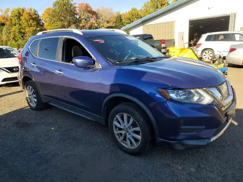 KNMAT2MV4HP585424 — 2017 Nissan Rogue, zdjęcie 4 z Аукцион 22.10.2026, Drobne wgniecenia i rysy