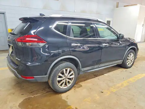 KNMAT2MV2JP557689 — 2018 Nissan Rogue, zdjęcie 3 z Аукцион 28.10.2026, Przód