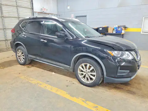 KNMAT2MV2JP557689 — 2018 Nissan Rogue, zdjęcie 4 z Аукцион 28.10.2026, Przód