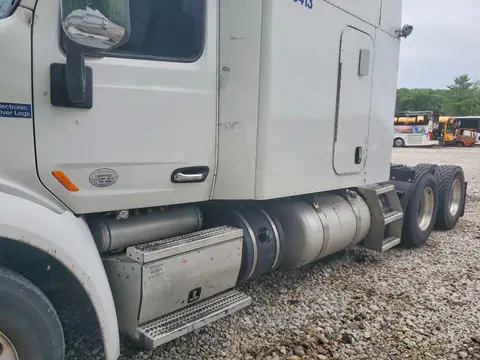 1XPBDP9X6KD267675 — 2019 Peterbilt 579, Bok (Side), zdjęć przed naprawą
