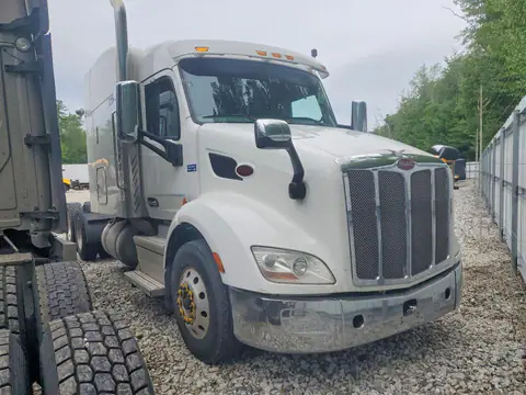 1XPBDP9X6KD267675 — 2019 Peterbilt 579, zdjęcie 4 z Аукцион 21.10.2026, Bok