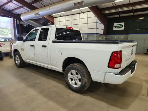 1C6RR7FG3JS215315 — 2018 RAM 1500, foto 2 de Аукцион 22.10.2026, Lateral