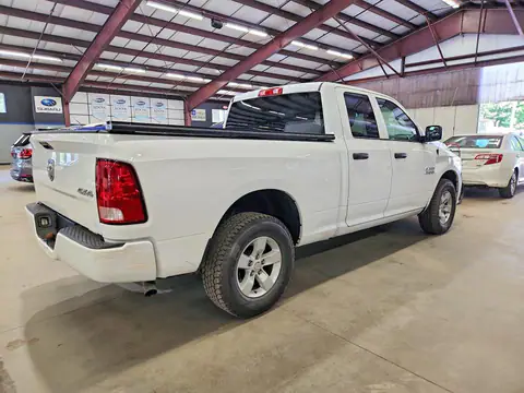 1C6RR7FG3JS215315 — 2018 RAM 1500, foto 3 de Аукцион 22.10.2026, Lateral