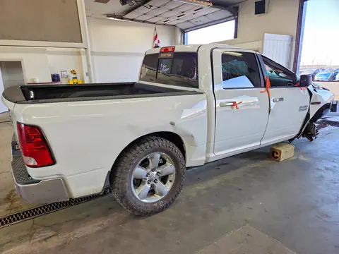 1C6RR7LM7JS241961 — 2018 RAM 1500, foto 3 de Copart 23.10.2026, Vuelco