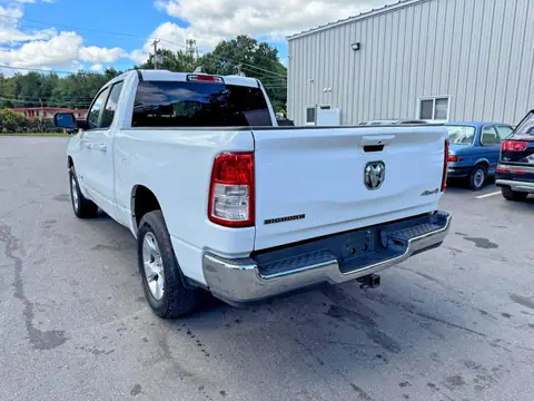 1C6RRFBG3MN738255 — 2021 RAM 1500, ფოტო 2, Аукцион 21.10.2026, მცირე ჩაღრმავებები და ნაკაწრები