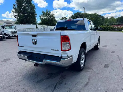 1C6RRFBG3MN738255 — 2021 RAM 1500, ფოტო 3, Аукцион 21.10.2026, მცირე ჩაღრმავებები და ნაკაწრები