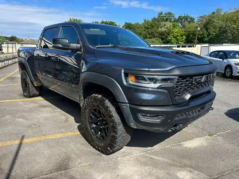 1C6SRFUP2SN709096 — 2025 RAM 1500, zdjęcie 4 z Аукцион 07.10.2026, Uszkodzenia mechaniczne