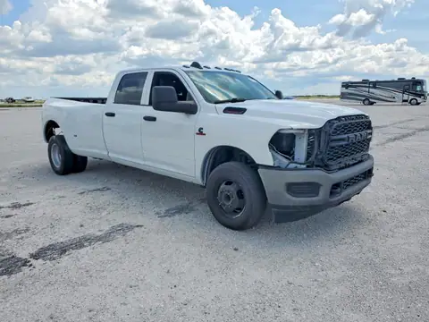 3C63RPGL1PG652103 — 2023 RAM 3500, Передня частина (Front End), фото до ремонту