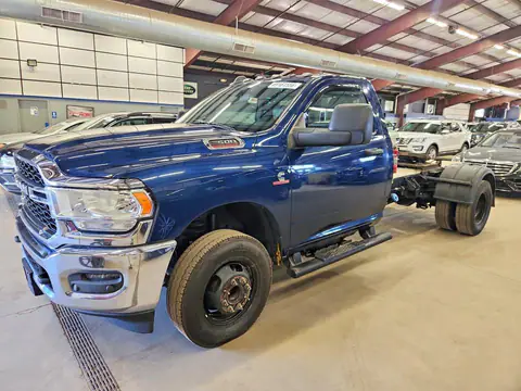 3C7WRTBL7RG113352 — 2024 RAM 3500, Мелкие вмятины და царапины (Minor Dent/Scratches), ფოტოები შეკეთებამდე