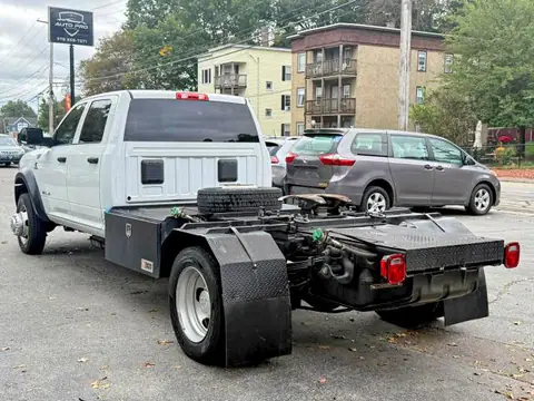 3C7WRNFL4NG329109 — 2022 RAM 5500, foto 2 de Аукцион 21.10.2026, Pequeñas abolladuras y arañazos