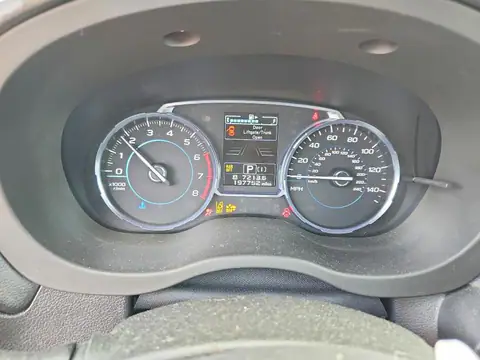 JF2SJGWC1HH445930 — 2017 Subaru Forester, foto 9 de Аукцион 23.10.2026, Lateral