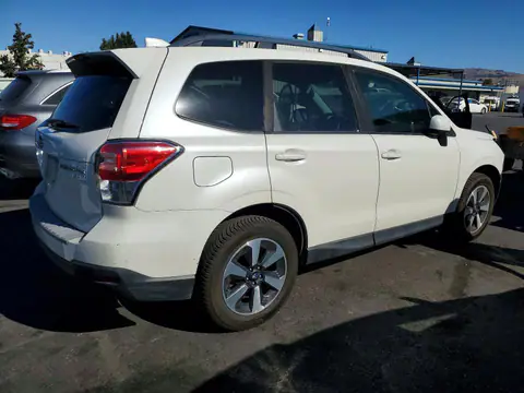 JF2SJAGCXHH589374 — 2017 Subaru Forester, photo 3 from Copart 22.10.2026, Front end