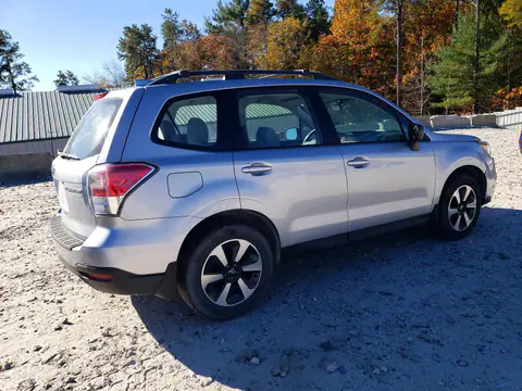 JF2SJABC8HH490026 — 2017 Subaru Forester, foto 3 de Аукцион 28.10.2026, Pequeñas abolladuras y arañazos