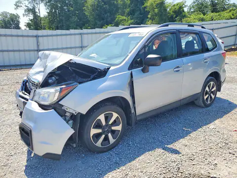 JF2SJABC1JH493582 — 2018 Subaru Forester, Parte delantera (Front End), fotos antes de reparar