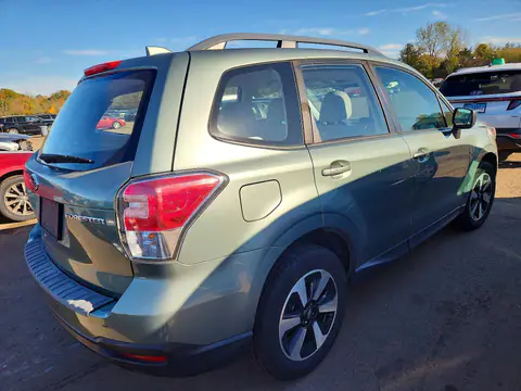 JF2SJABC6JH547961 — 2018 Subaru Forester, photo 3 from Аукцион 23.10.2026, Minor dents and scratches