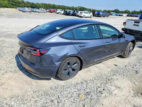 5YJ3E1EB5MF044100 — 2021 Tesla Model 3, foto 3 de Аукцион 21.10.2026, Daños en todo el vehículo
