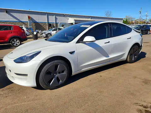 5YJ3E1EB0NF107489 — 2022 Tesla Model 3, Parte trasera (Rear End), fotos antes de reparar