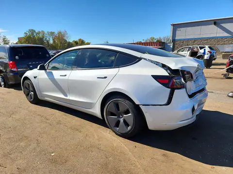 5YJ3E1EB0NF107489 — 2022 Tesla Model 3, photo 2 from Аукцион 23.10.2026, Rear end
