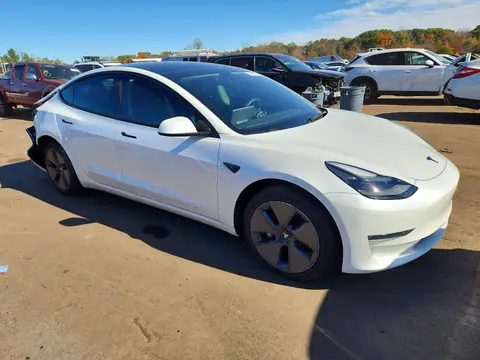 5YJ3E1EB0NF107489 — 2022 Tesla Model 3, photo 4 from Аукцион 23.10.2026, Rear end