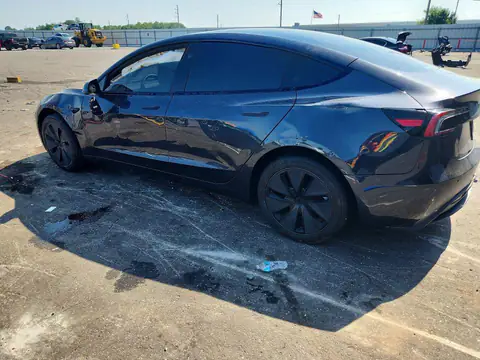 5YJ3E1EA8SF912448 — 2025 Tesla Model 3, foto 2 de Аукцион 28.10.2026, Parte delantera
