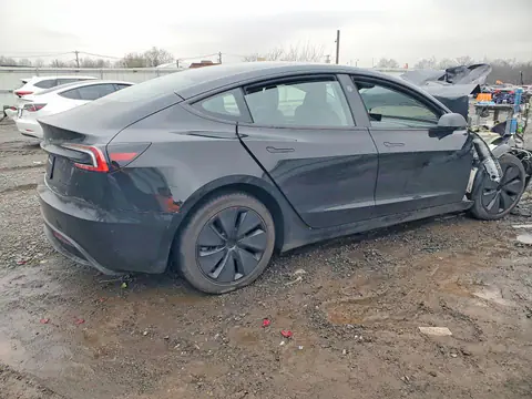 5YJ3E1EB9TF118715 — 2026 Tesla Model 3, photo 3 from Аукцион 23.10.2026, Front end