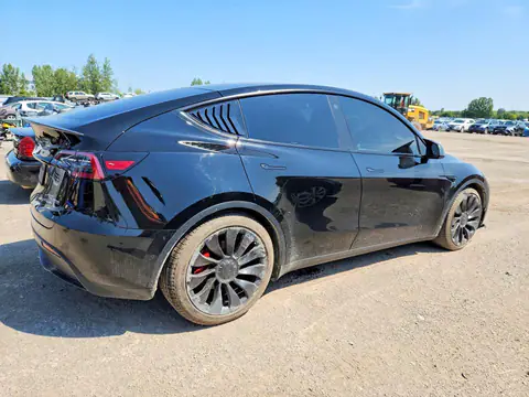 7SAYGDEF7NF524079 — 2022 Tesla Model Y, ფოტო 3, Аукцион 22.10.2026, უკანა ნაწილი