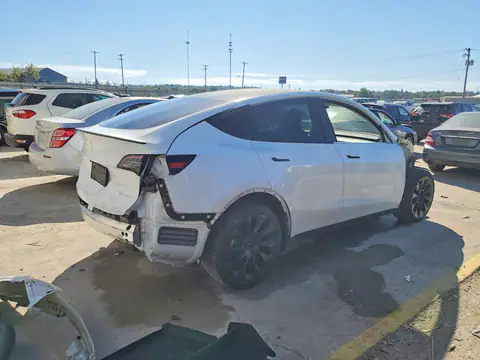 7SAYGDEE8PA203675 — 2023 Tesla Model Y, фото 3 з Аукцион 21.10.2026, Задня частина