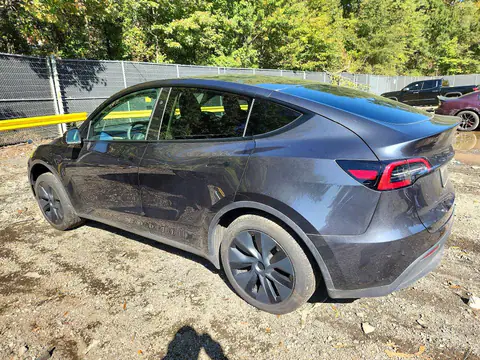 7SAYGDEE4SA360144 — 2025 Tesla Model Y, zdjęcie 2 z Аукцион 23.10.2026, Przód