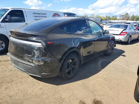 7SAYGDEE1TA411715 — 2026 Tesla Model Y, фото 3 з Аукцион 23.10.2026, Передня частина