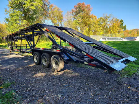 7HCGC4539NB035115 — 2022 Texas Pride Trailers, photo 2 from Аукцион 22.10.2026, Minor dents and scratches