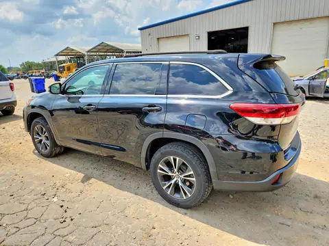 5TDZZRFH5JS238021 — 2018 Toyota Highlander, фото 2 з Аукцион 16.10.2026, Передня частина