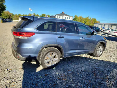 5TDDZRFH9JS487674 — 2018 Toyota Highlander, foto 3 de Аукцион 21.10.2026, Pequeñas abolladuras y arañazos