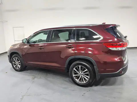 5TDJZRFH8JS850176 — 2018 Toyota Highlander, foto 2 de Аукцион 21.10.2026, Daños mecánicos