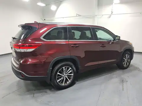 5TDJZRFH8JS850176 — 2018 Toyota Highlander, foto 3 de Аукцион 21.10.2026, Daños mecánicos