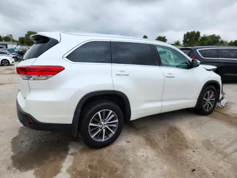 5TDJZRFH8JS819297 — 2018 Toyota Highlander, ფოტო 3, Аукцион 30.10.2026, წინა ნაწილი