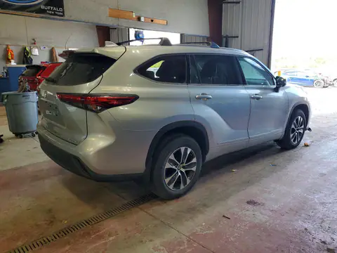 5TDGZRBH3MS069554 — 2021 Toyota Highlander, photo 3 from Аукцион 29.10.2026, Vandalism