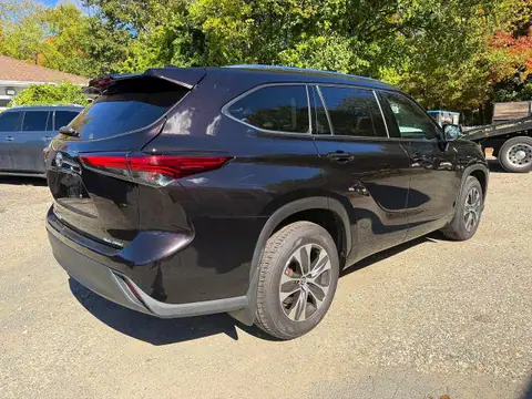 5TDHZRBH9MS059776 — 2021 Toyota Highlander, foto 4 de Аукцион 21.10.2026, Pequeñas abolladuras y arañazos