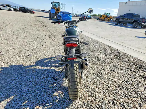 SMTT147Y1RNA07282 — 2024 Triumph Motorcycle Scrambler, foto 2 de Аукцион 22.10.2026, Daños mecánicos