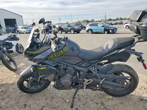SMTL25P17STCG2506 — 2025 Triumph Motorcycle Tiger, фото 3 с аукциона Аукцион 22.10.2026, ПЕРЕДНЯЯ ЧАСТЬ