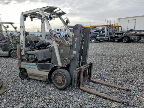 CP1F29W24127 — 2017 Unicariers Unknown, Rear end (Rear End), before-repair photos